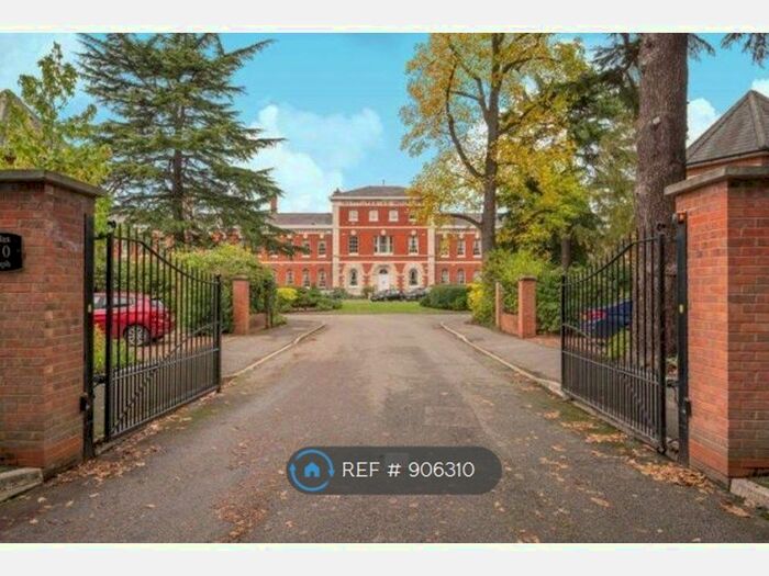 5 Bedroom Terraced House To Rent In Ellesmere Place, Walton-On-Thames KT12