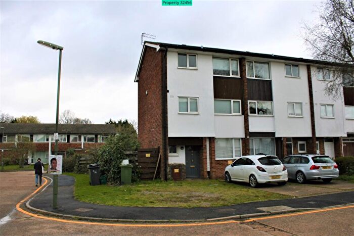 5 Bedroom End Of Terrace House To Rent In Guildford Park Avenue, Guildford, GU2