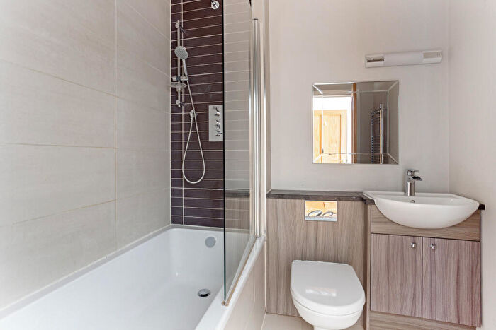 1 Bedroom Flat For Sale In Frances Road, Windsor, SL4