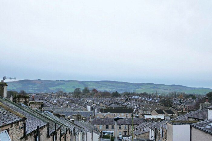 3 Bedroom Terraced House For Sale In Castle Street, Skipton, BD23