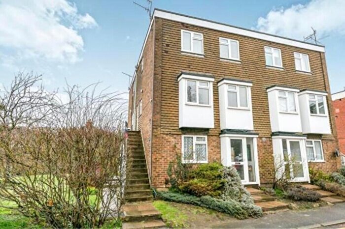 2 Bedroom Maisonette To Rent In Drummond Road, Guildford, GU1
