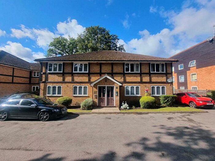 1 Bedroom Apartment To Rent In Aragon Court, Bracknell, Berkshire, RG12
