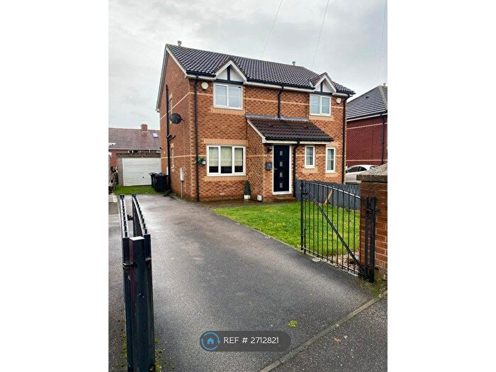 2 Bedroom Semi Detached House To Rent In Bretton View, Cudworth, Barnsley, S72