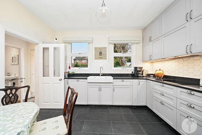 3 Bedroom End Of Terrace House For Sale In Eve Road, Stratford, E15