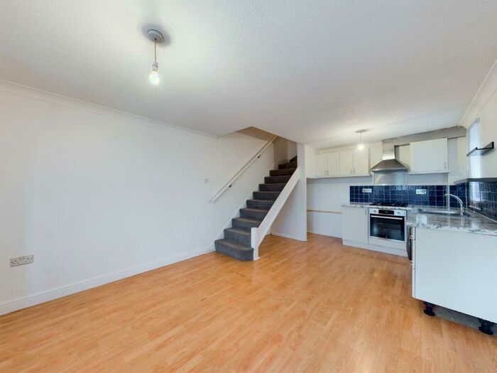 1 Bedroom End Of Terrace House To Rent In Wheelers Drive, Ruislip, Greater London, HA4