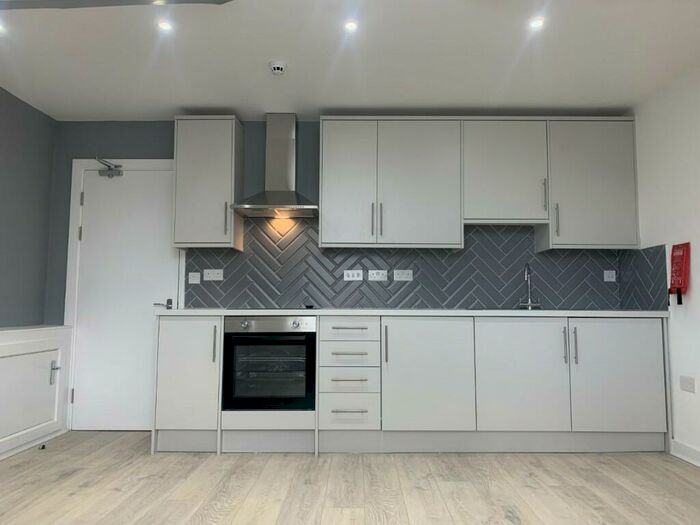 2 Bedroom Flat To Rent In Sefton Park Road, Liverpool, Merseyside, L8