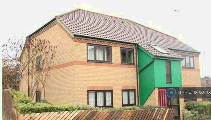 2 Bedroom Flat To Rent In Mulberry Close, Luton, LU1