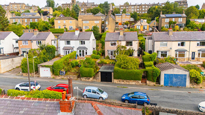 2 Bedroom Semi-Detached House For Sale In Sunnybank Crescent, Halifax, HX4