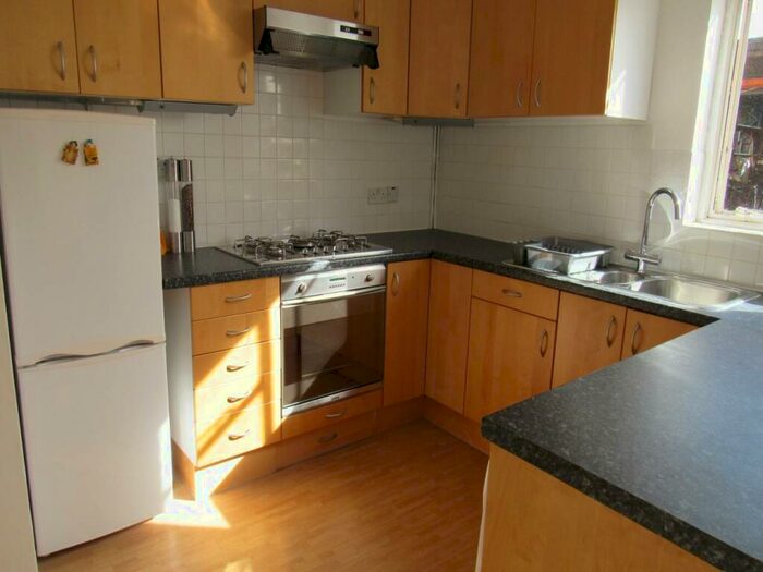 4 Bedroom Semi-Detached House To Rent In Wordsworth Road, Horfield, Bristol, BS7