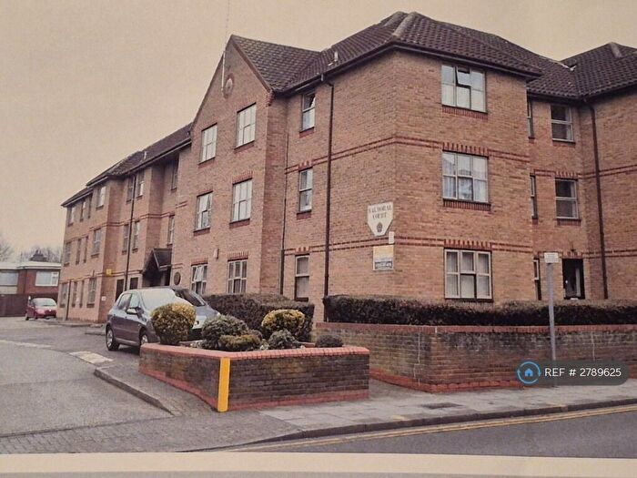 1 Bedroom Flat To Rent In Balmoral Court, Chelmsford, CM2