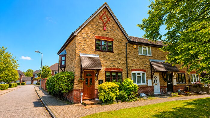 2 Bedroom End Of Terrace House For Sale In Cedar Rise, South Ockendon, RM15