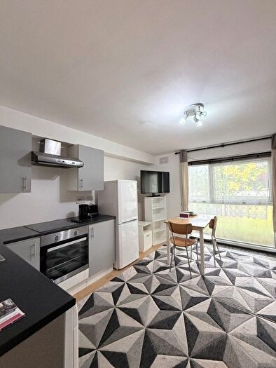 1 Bedroom Flat To Rent In Radlett Close, London, E7