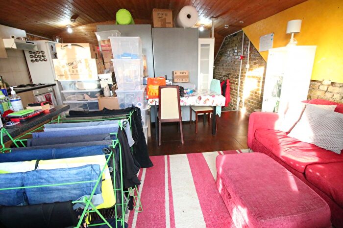 Studio To Rent In Bulstrode Avenue, Hounslow, Greater London, TW3