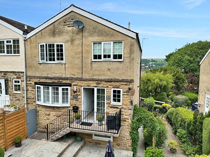 3 Bedroom Town House For Sale In Parish Ghyll Drive, Ilkley, LS29