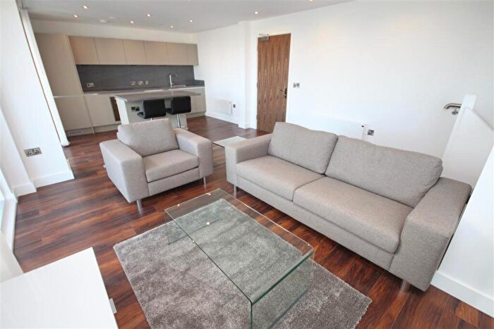 3 Bedroom Apartment To Rent In Greengate Salford, M3