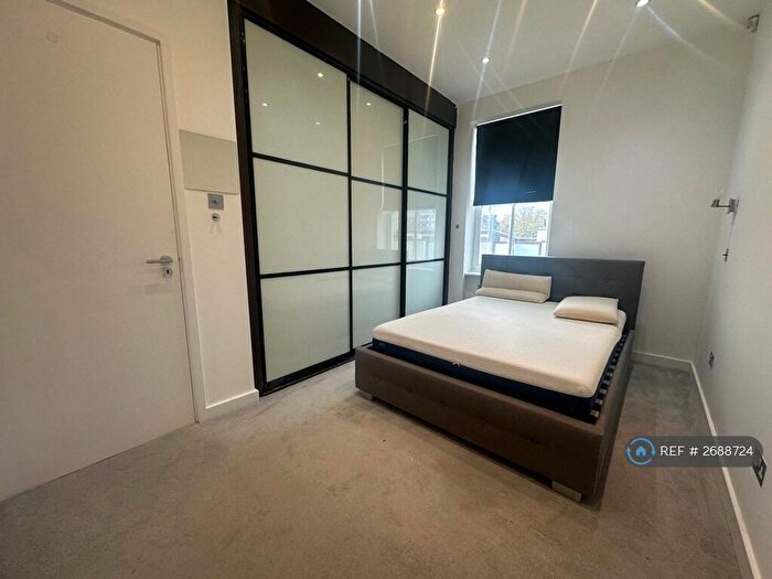 3 Bedroom Flat To Rent In Boundary Road, London, NW8