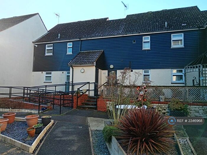 1 Bedroom Flat To Rent In Knights Way, Dunmow, CM6