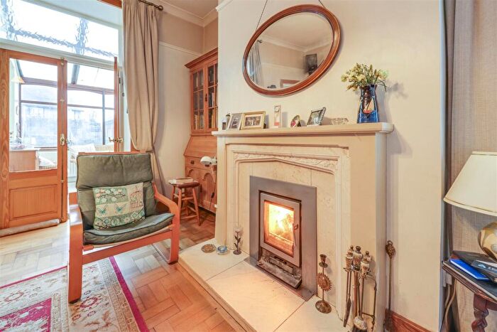 3 Bedroom End Of Terrace House For Sale In Haslingden Old Road, Rawtenstall, Rossendale, BB4