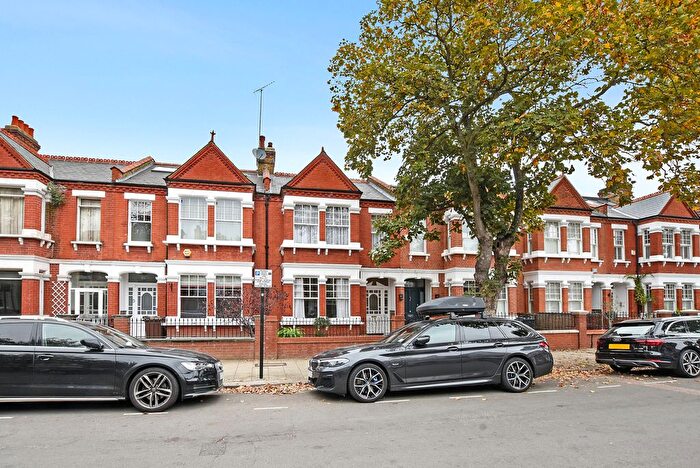 3 Bedroom Terraced House For Sale In London, W4
