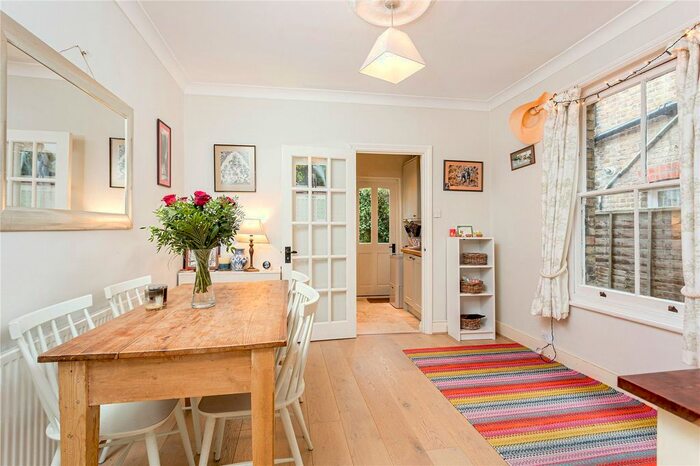 1 Bedroom Flat To Rent In Woodlawn Road, London, SW6