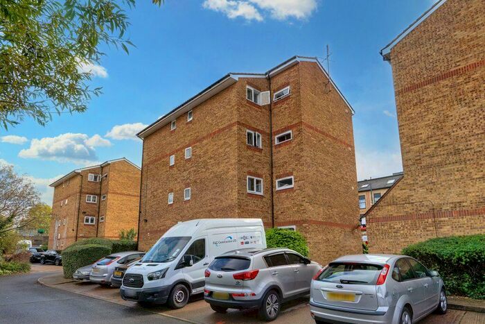 1 Bedroom Flat For Sale In Flat, Brunel House, Harrow Road, London, NW10