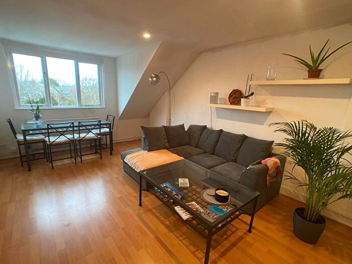 1 Bedroom Flat To Rent In Walm Lane, London, NW2