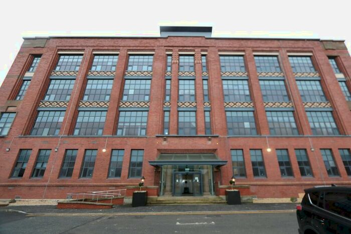 2 Bedroom Flat To Rent In Inverlair Avenue, Glasgow, G43