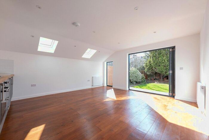 3 Bedroom Flat To Rent In Minet Avenue, London, NW10