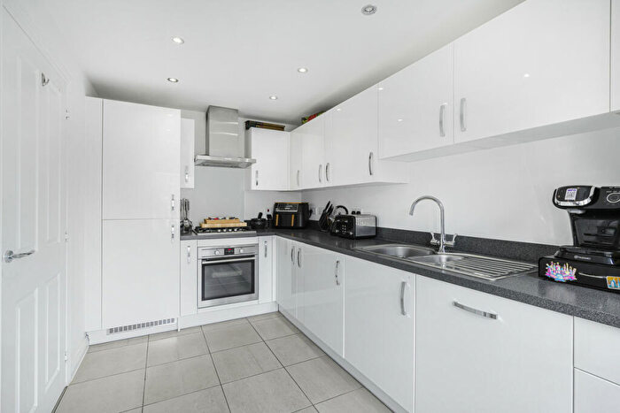 3 Bedroom Semi-Detached House For Sale In Miles East, Didcot, OX11