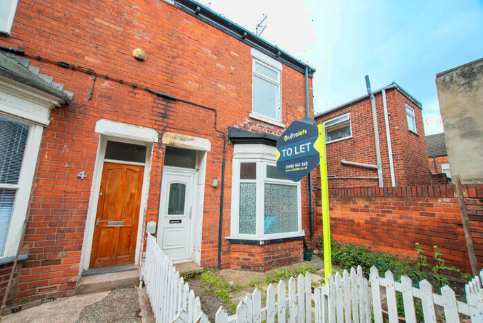 2 Bedroom Terraced House To Rent In Henley Avenue, HU9
