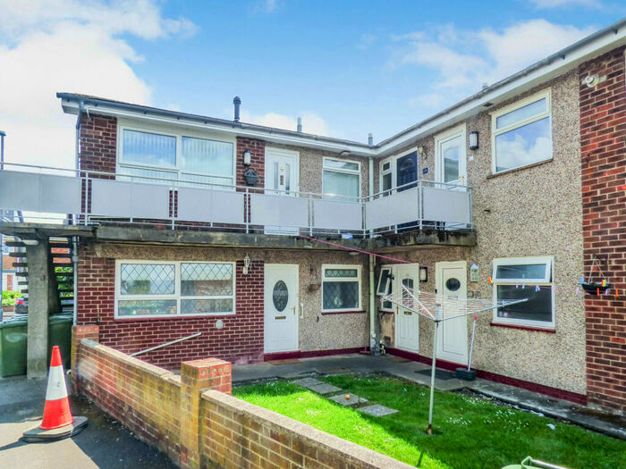 Houses for sale & to rent in NE21 6BR, Derwent View Close, Winlaton And