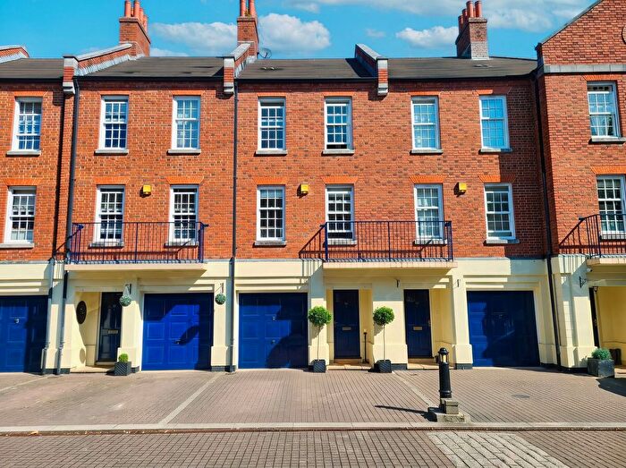 3 Bedroom Town House For Sale In Drakes Court, Quayside Walk, SO40