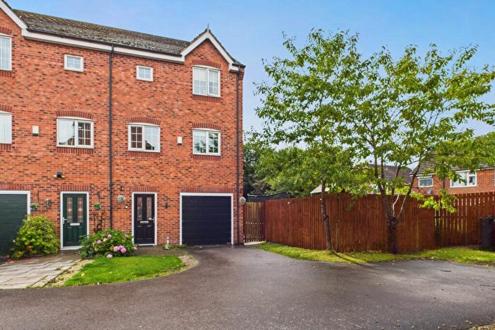 4 Bedroom Semi-Detached House For Sale In Greenacre Way, Gleadless., S12