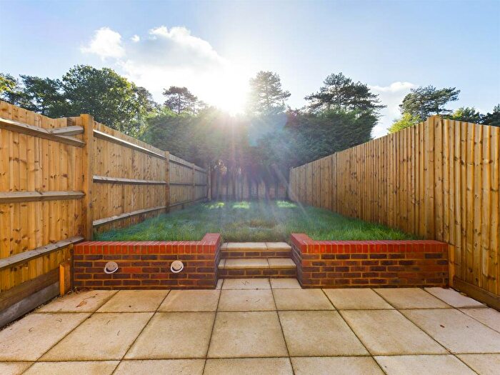 3 Bedroom Terraced House For Sale In West Green, Crawley, RH11