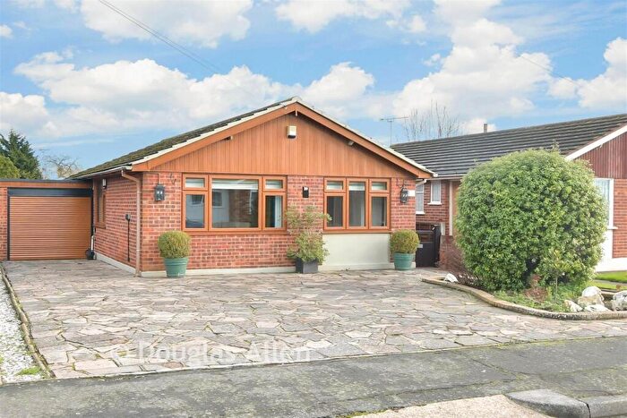3 Bedroom Detached Bungalow For Sale In Charlotte Avenue, Wickford, Essex, SS12