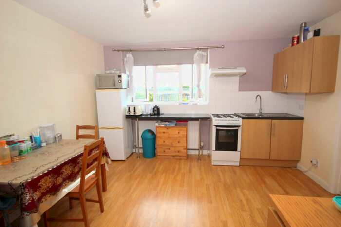 Studio To Rent In Regal Way, Harrow, Middlesex, HA3