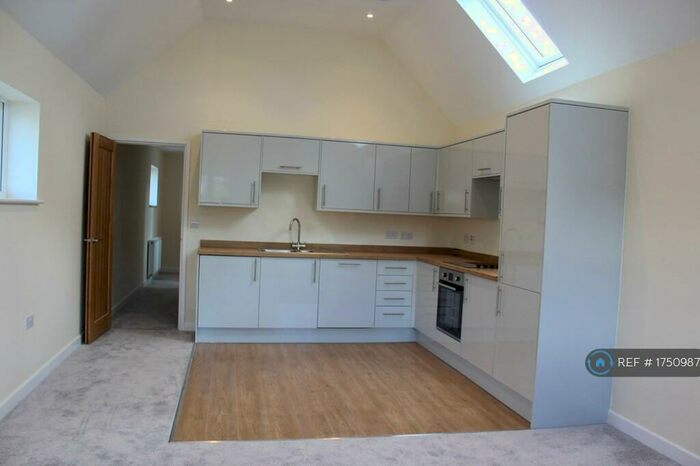 1 Bedroom Flat To Rent In London Road, East Grinstead, RH19