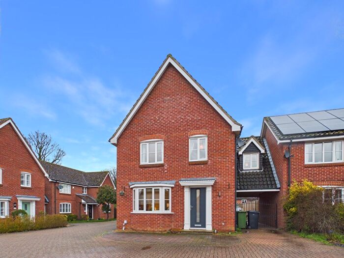 4 Bedroom Detached House For Sale In Civray Avenue, Downham Market, PE38