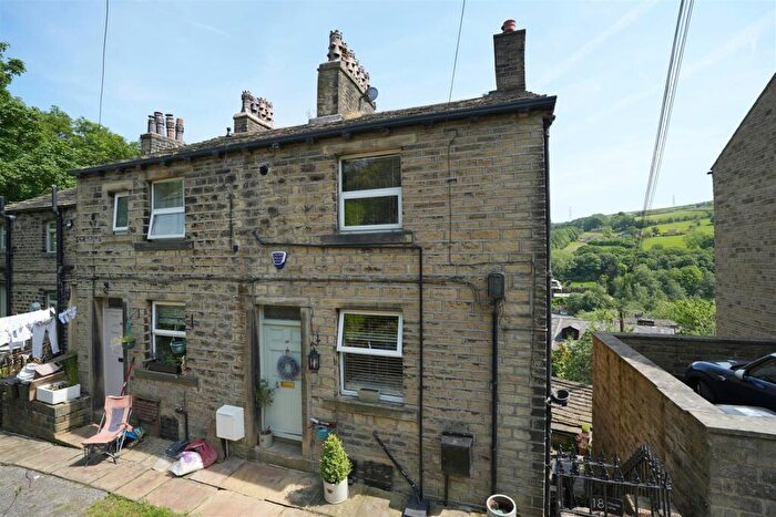 2 Bedroom End Of Terrace House To Rent In Maude Lane, Ripponden, HX6