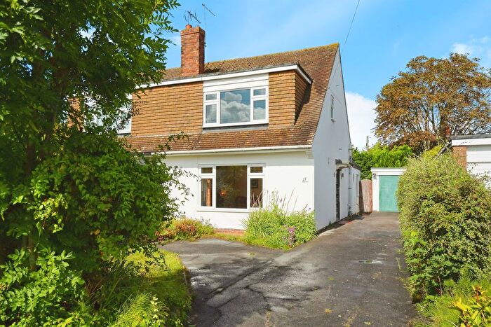 3 Bedroom Semi-Detached House For Sale In Edwin Road, Didcot, OX11