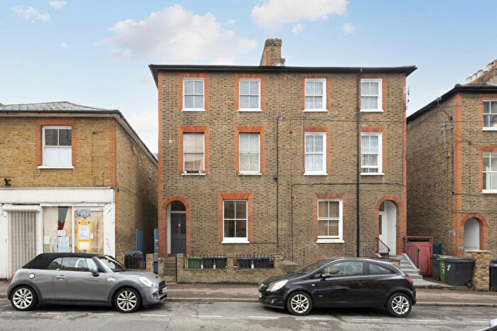 1 Bedroom Apartment To Rent In St Andrews Road, Surbiton, KT6