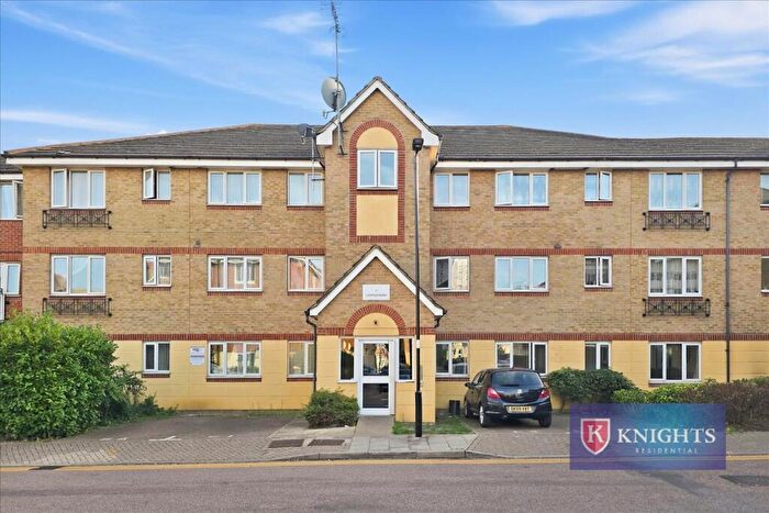 2 Bedroom Flat For Sale In Leopold Road, London, N18