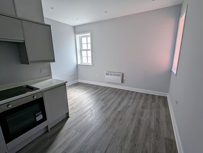 1 Bedroom Flat For Sale In Church Street, Godalming, GU7