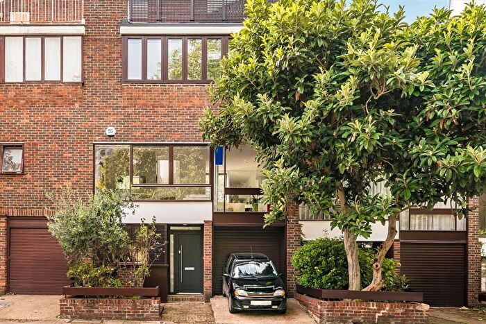 2 Bedroom Terraced House For Sale In Oval Road, Camden, NW1