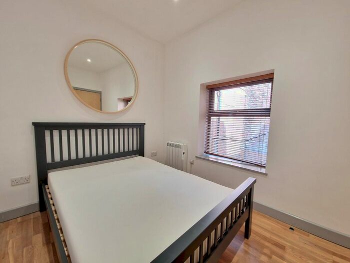 1 Bedroom Flat To Rent In Lendal, York, North Yorkshire, YO1