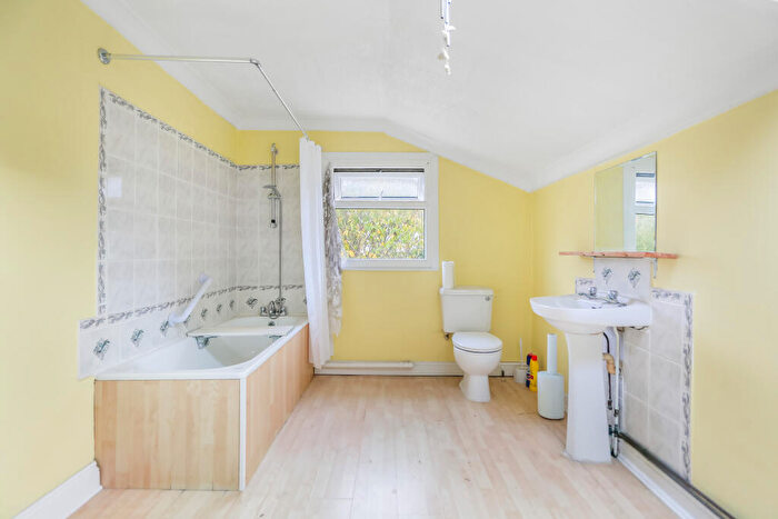 2 Bedroom Terraced House For Sale In Church Road, Portslade, Brighton, BN41