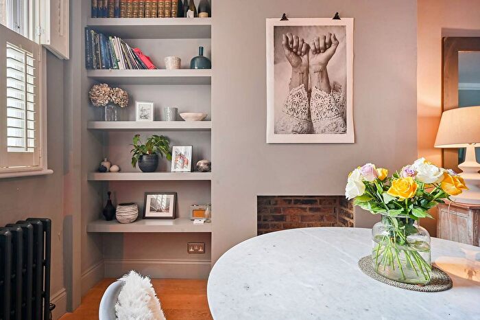2 Bedroom Flat To Rent In Berrymede Road, Chiswick, W4