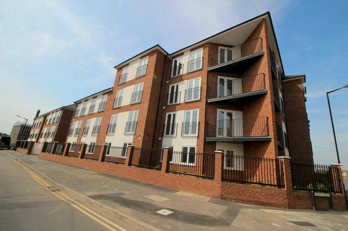1 Bedroom Flat To Rent In Reet Gardens, Slough, SL1