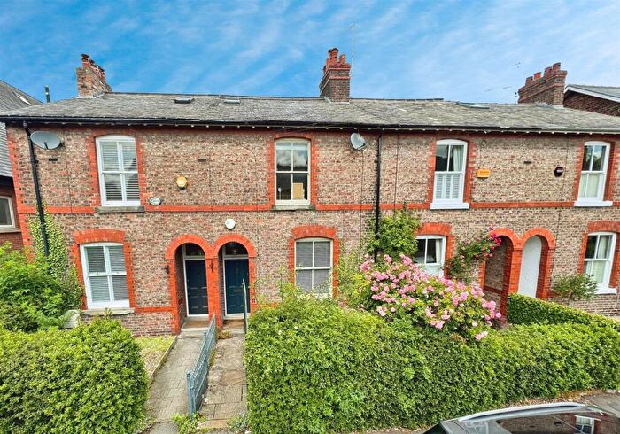 3 Bedroom Terraced House For Sale In Clifton Street, Alderley Edge, SK9