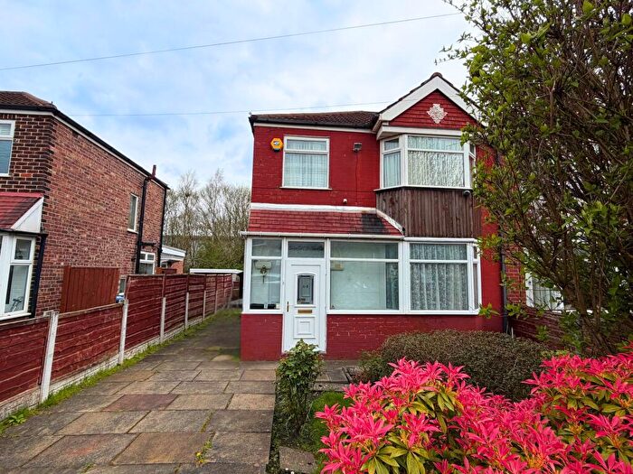 3 Bedroom Semi Detached House For Sale In Castleton Avenue, Stretford, M32